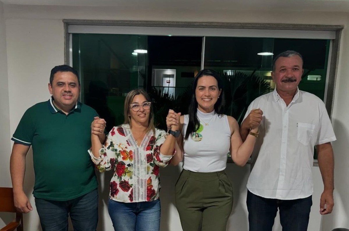 Juliana de Chaparral ganha apoio de dois candidatos a vereador da oposição em Casinhas