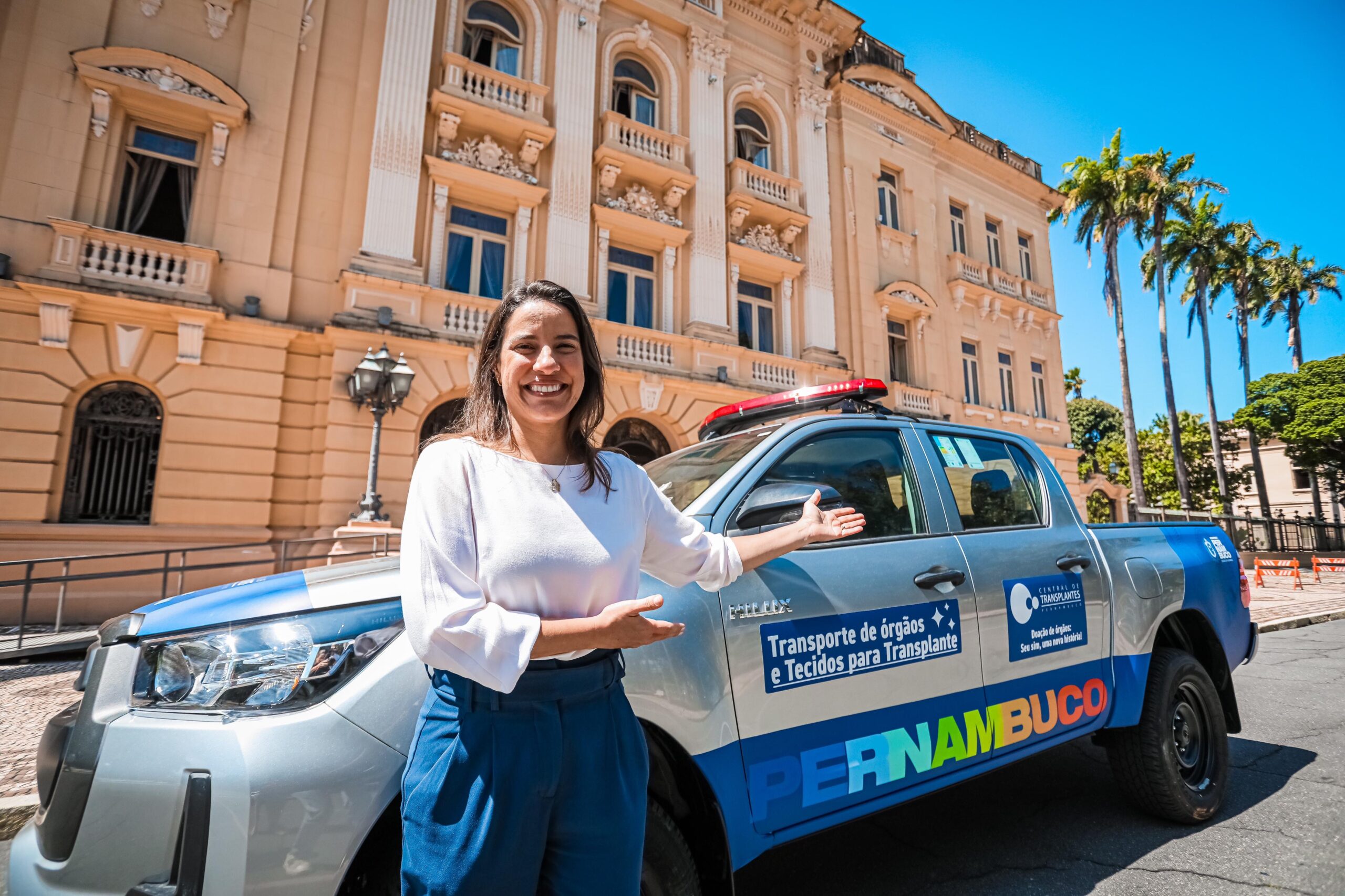 Governo do Estado entrega novos veículos à Central de Transplantes de Pernambuco