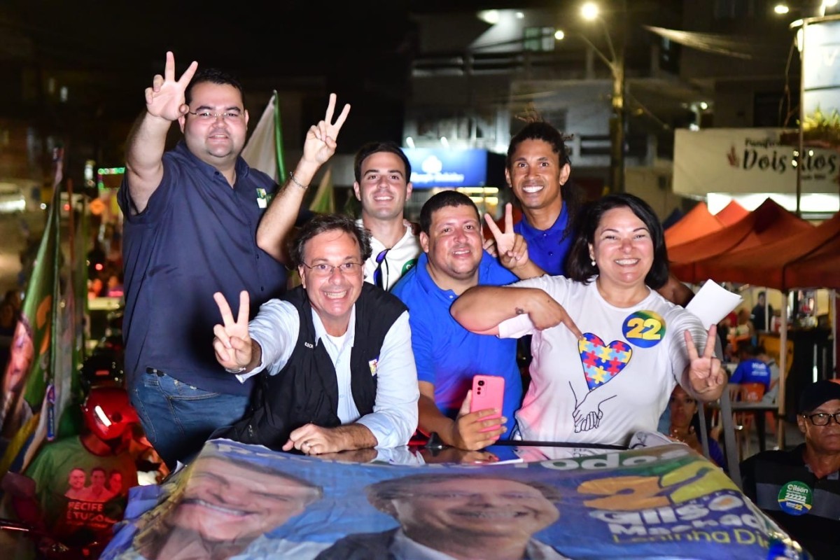 Gilson Machado e Leninha Dias encerram agenda com carreata no Ibura