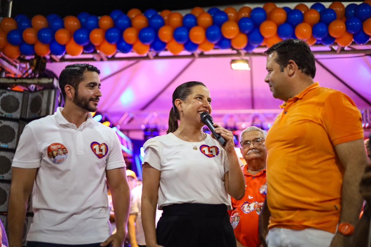 Junior de Beto faz  caminhada em Palmares com presença da governadora Raquel Lyra