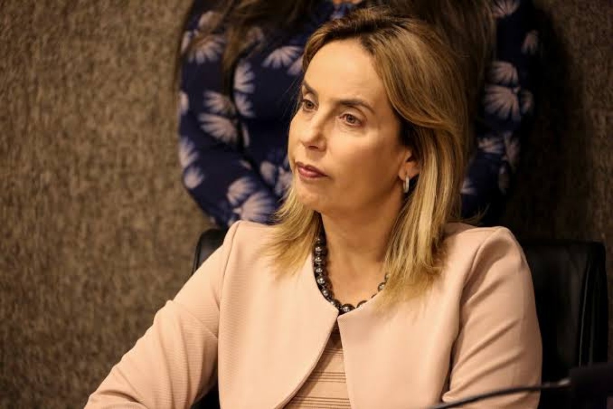 Alessandra Vieira descumpre decisão judicial e recebe multa de 11 mil reais no caso “Tio de Helinho”