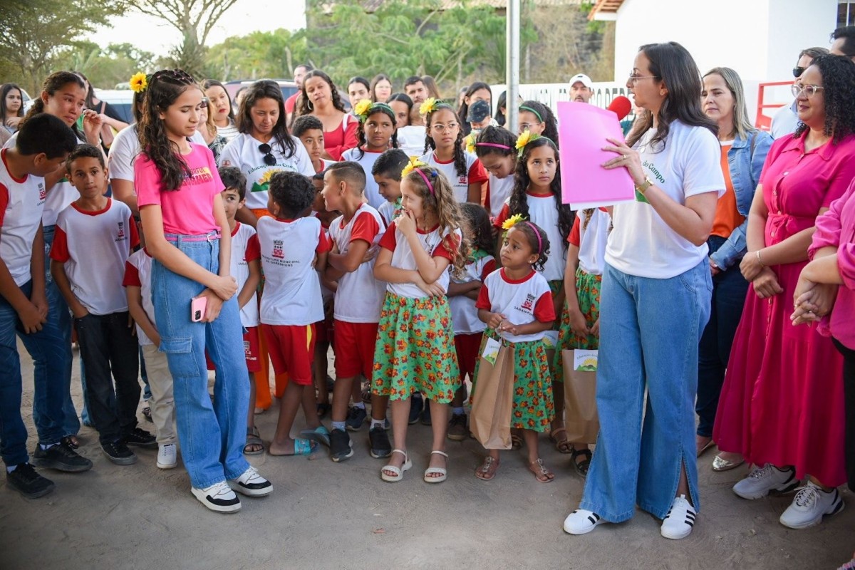 Prefeitura de Garanhuns entrega requalificação de escola no Sítio Jardim