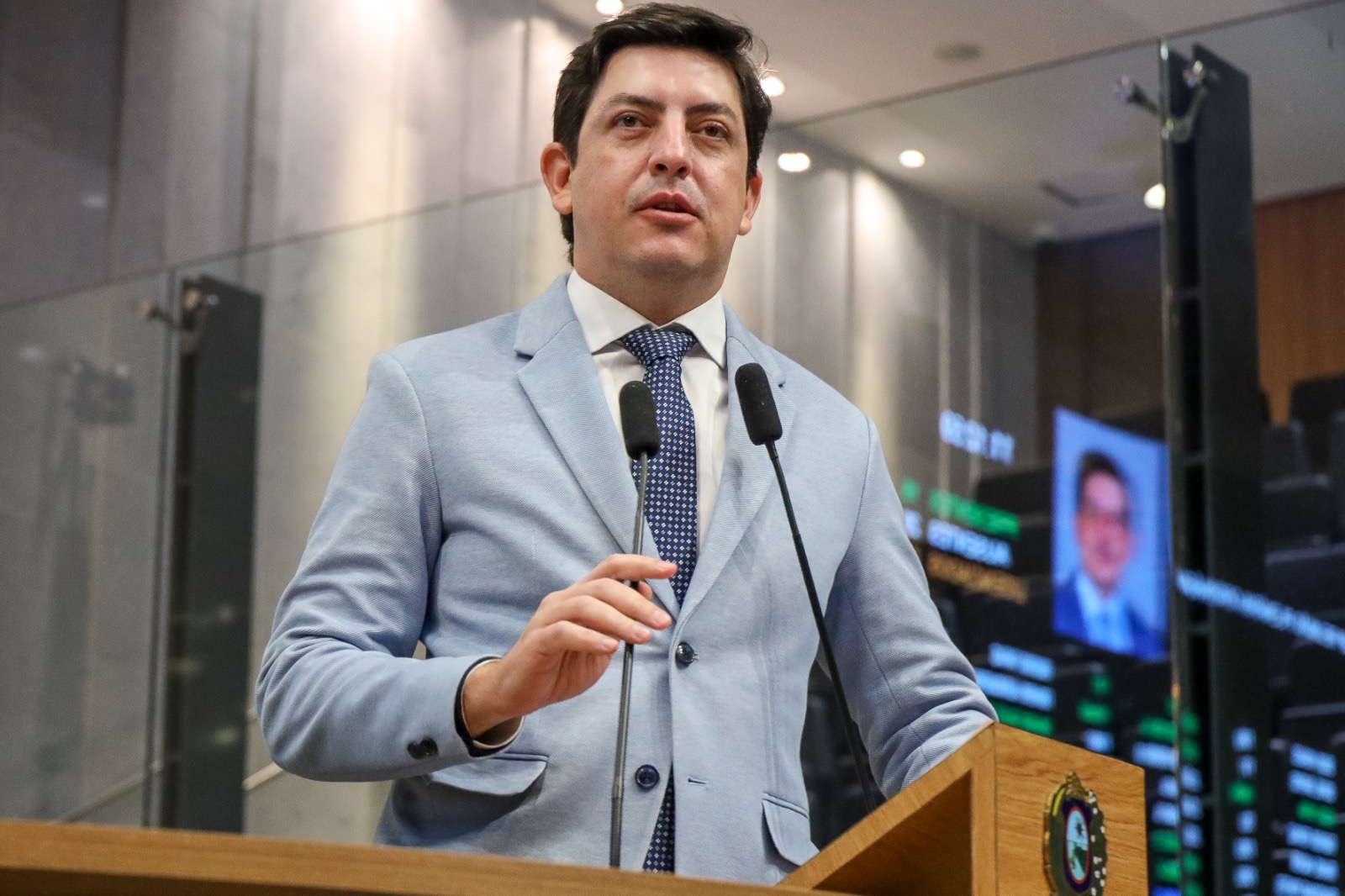 Henrique Filho leva pacote de reivindicações ao DER e cobra agilidade em obras rodoviárias