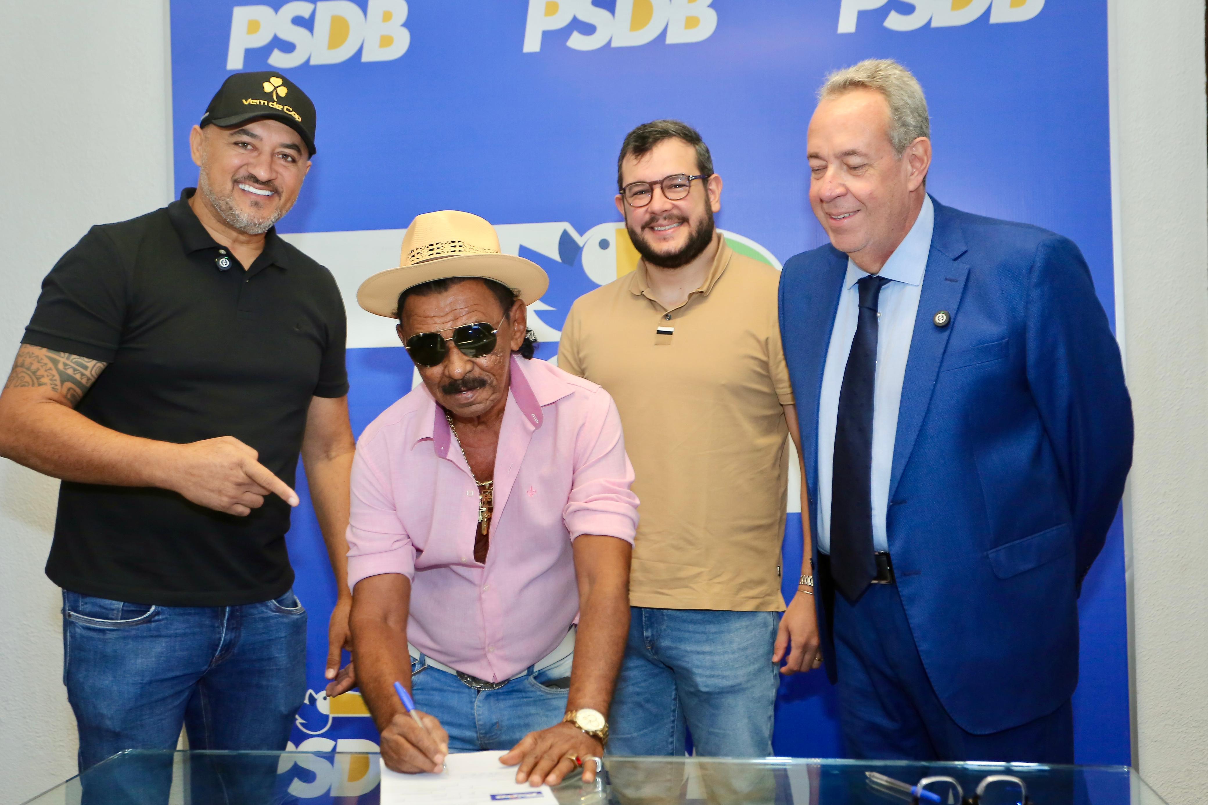PSDB reforça chapa federal com a filiação do empresário Charlles e do humorista Tiringa
