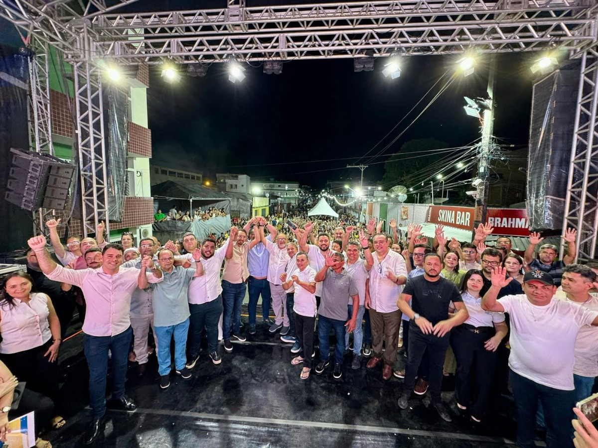 Prefeito Zé Martins inaugura grandes obras e assina novas ordens de serviços em João Alfredo