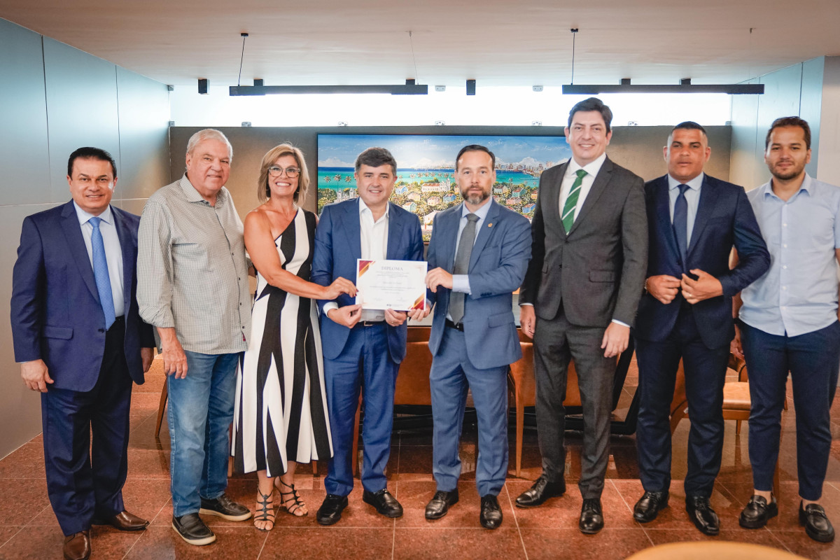 Eduardo da Fonte é agraciado com Diploma do Mérito Aurora Pernambucana de Imprensa 2025
