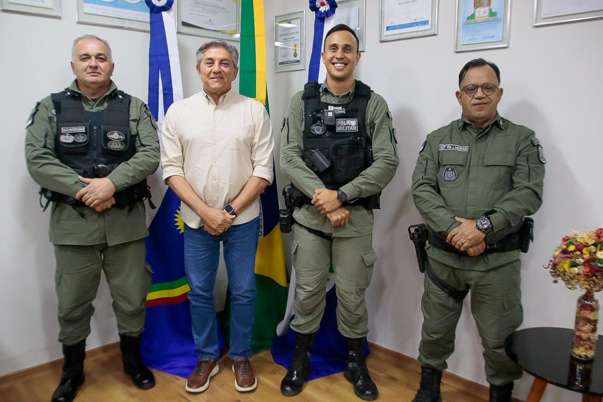 Prefeito Roberto Asfora recebe comandante do 24º BPM e reforça compromisso com a segurança em Brejo da Madre de Deus