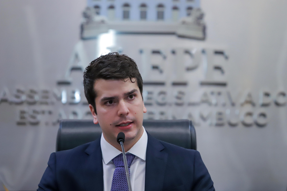 Antonio Coelho celebra desocupação de fazenda invadida pelo MST em Petrolina