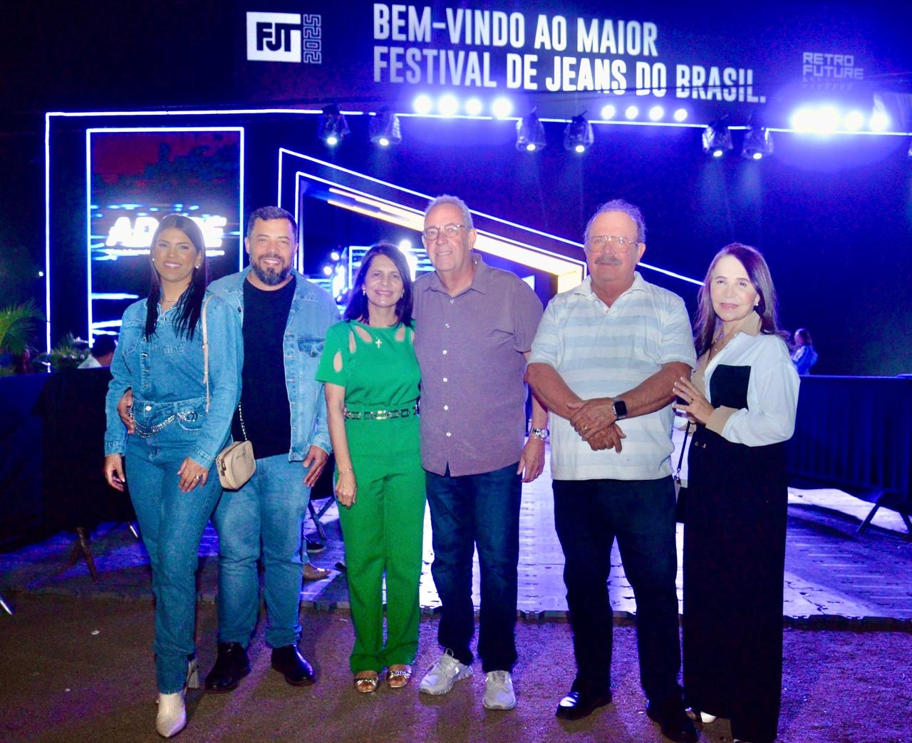Álvaro Porto prestigia Festival de Jeans de Toritama ao lado de Romerinho Leal