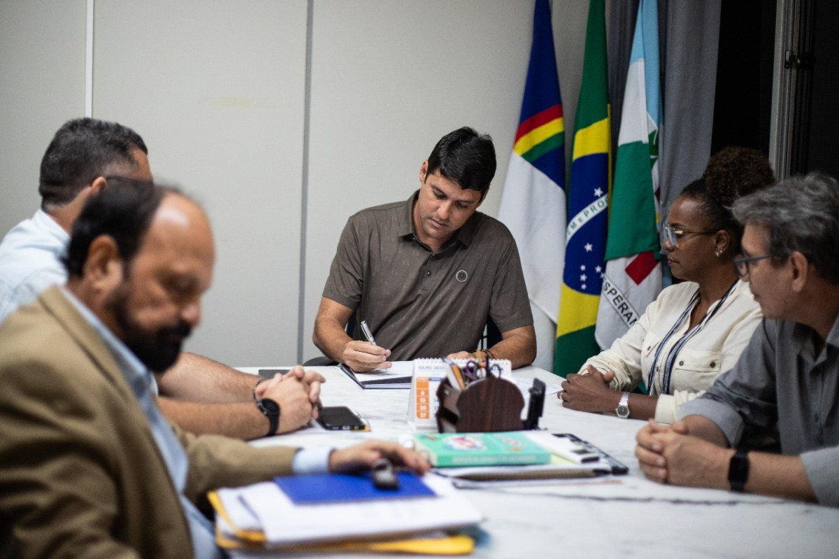 Diego Cabral nomeia 210 novos professores para a rede municipal de ensino de Camaragibe
