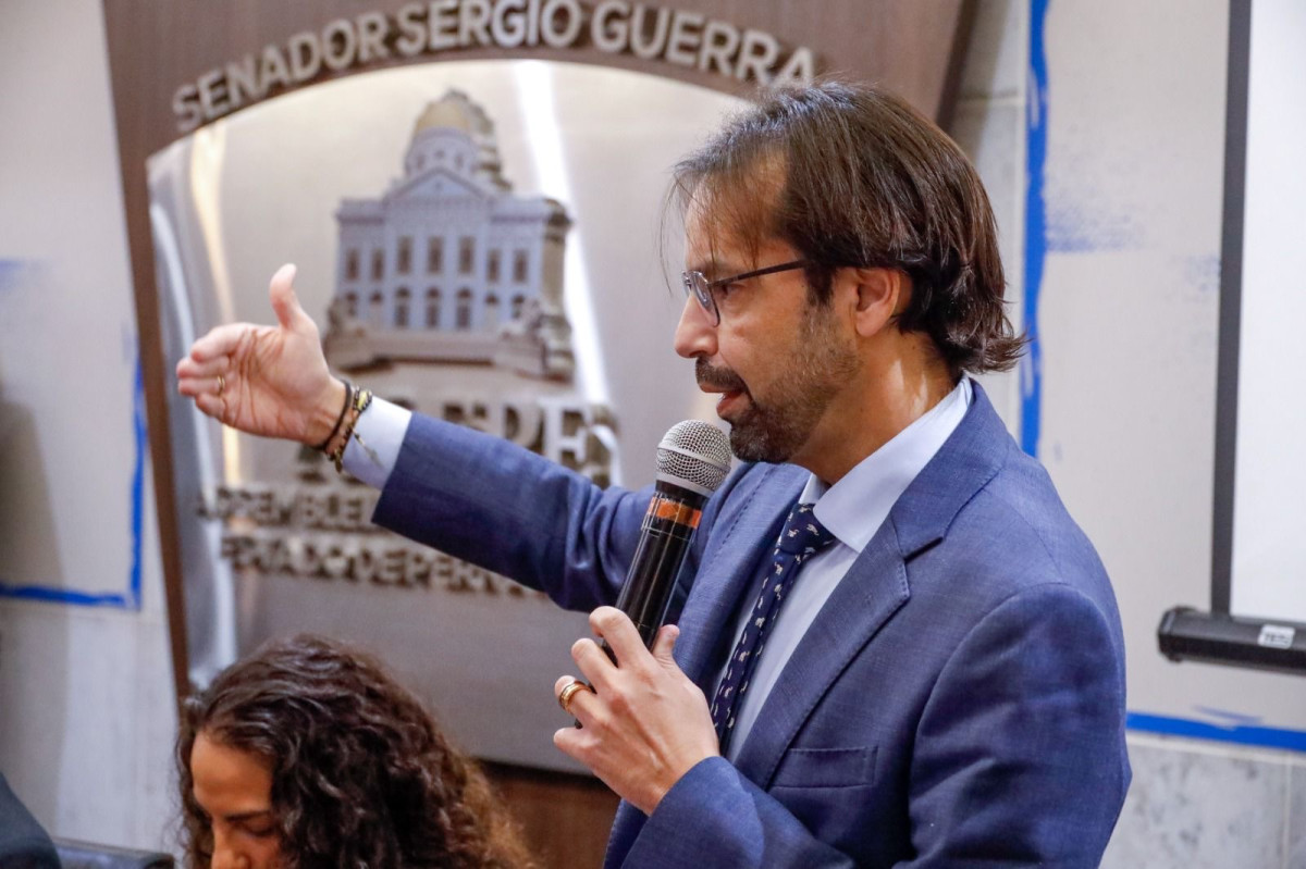 Líder da oposição da Alepe, Diogo Moraes destaca compromisso da bancada na votação do reajuste salarial dos professores