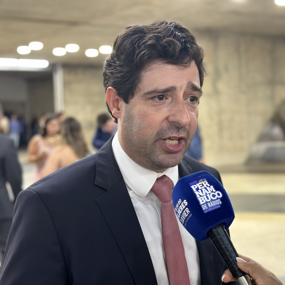 “O resultado dessa votação é o reflexo da luta da categoria, do Sintepe, junto com a bancada de oposição e o presidente da Casa, o deputado Álvaro Porto”, diz Rodrigo Farias