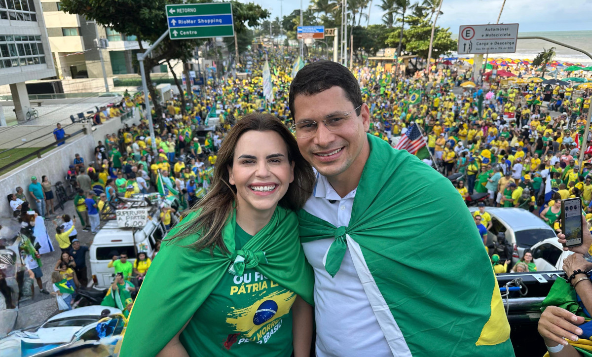 Clarissa Tércio e Pastor Júnior Tércio participam de ato de 7 de Setembro em e reforçam pautas em defesa da liberdade e contra o governo Lula