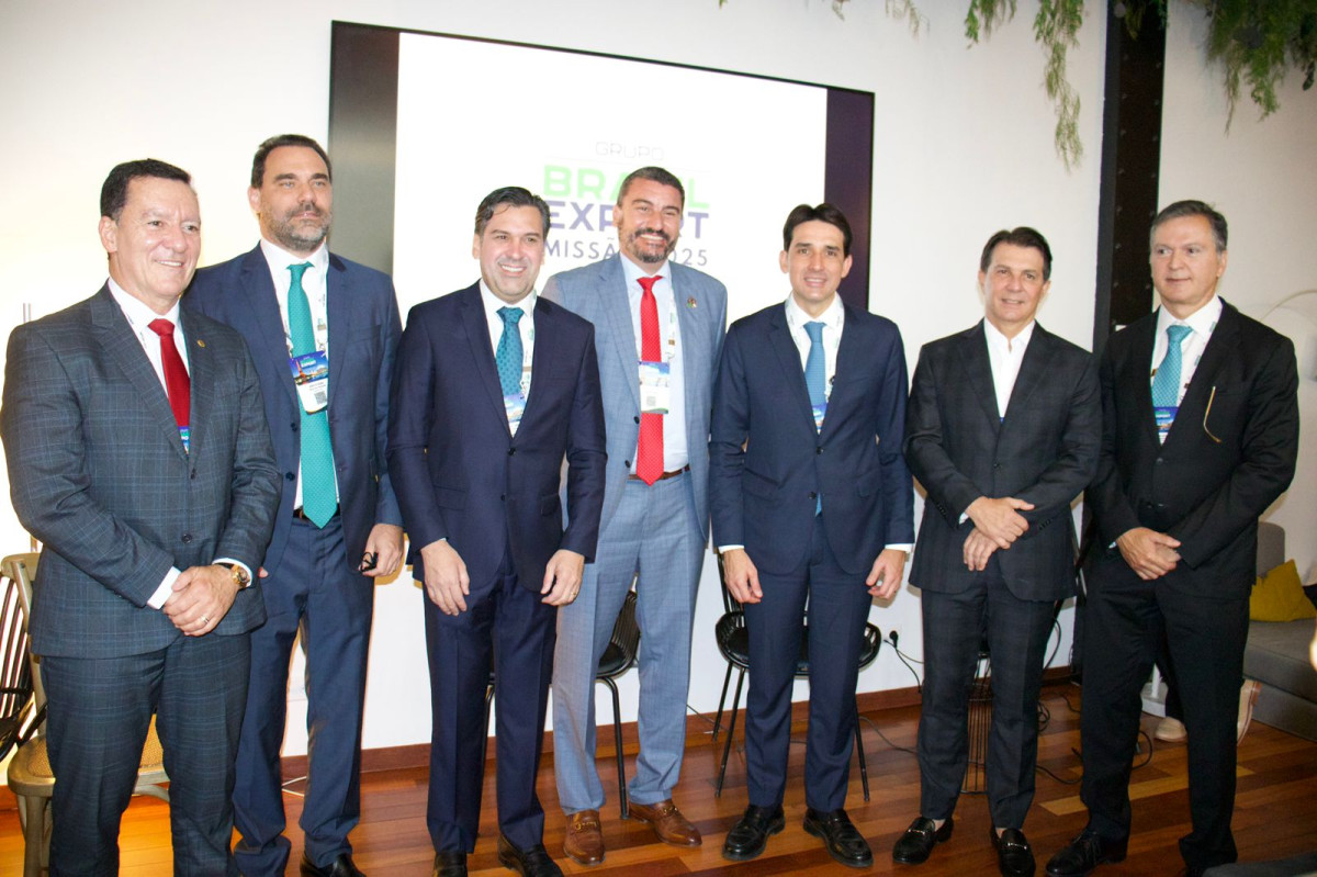 Na França, ministro Silvio Costa Filho apresenta carteira de concessões a investidores