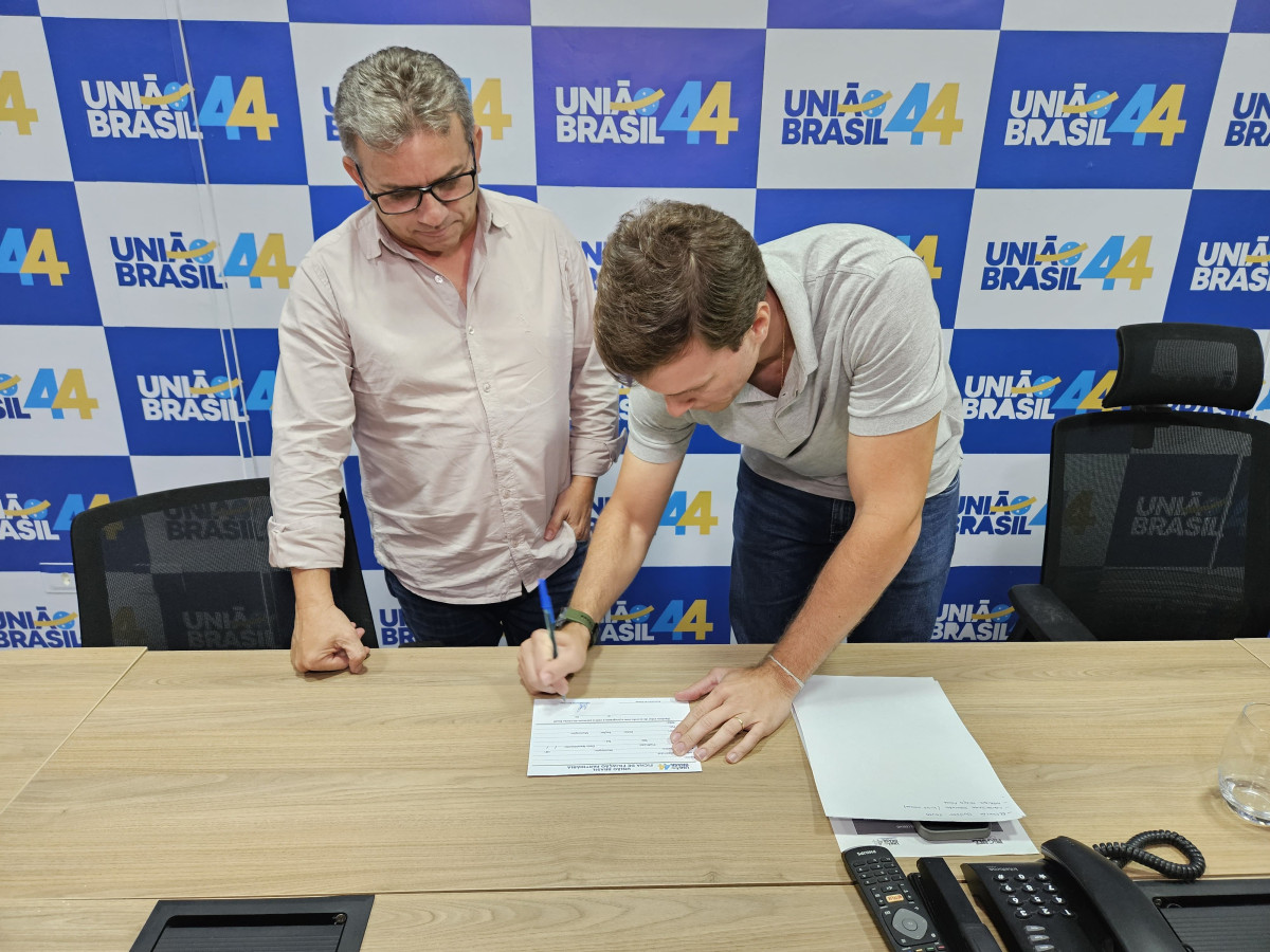 União Brasil recebe vice-prefeito de Cortês, que declara apoio a Miguel Coelho para o Senado
