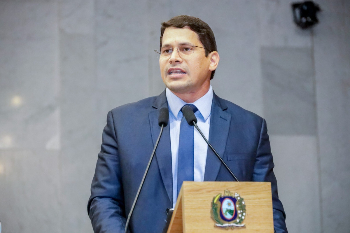 Alepe aprova projeto de Pastor Júnior Tércio que garante escolha do tipo de parto