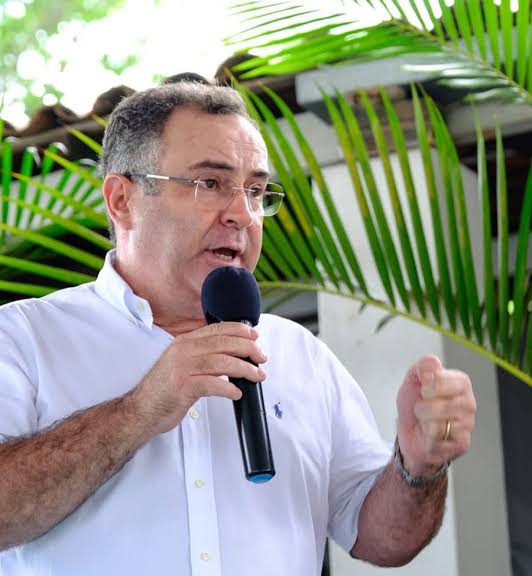Zeca Cavalcanti assina ordem de serviço para retomada e conclusão da Creche do Loteamento Petrópolis 