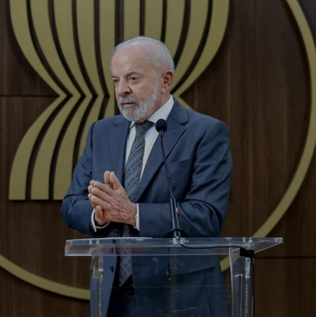 Lula quer discutir com Trump punição dada a ministros do STF