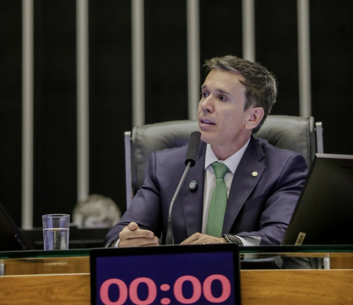 Ranking Elite Parlamentar 2025 destaca Felipe Carreras entre os mais influentes do Congresso e líder em Turismo e Entretenimento