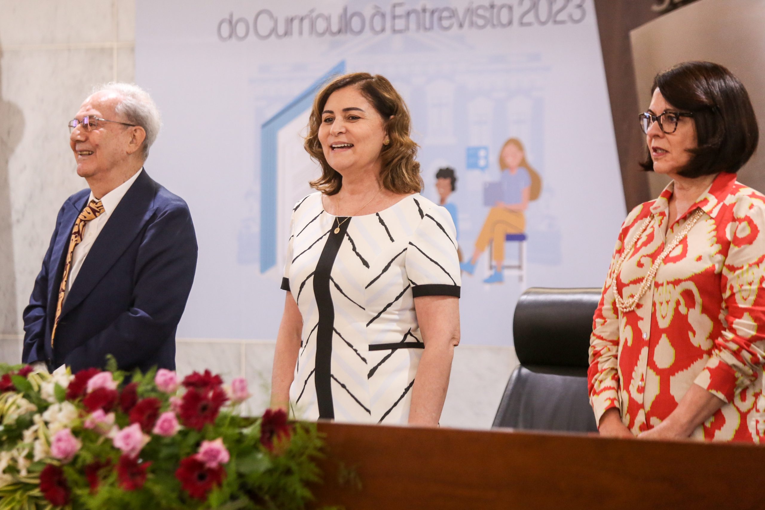 Alepe entregará Título de Cidadã Pernambucana à deputada Simone Santana