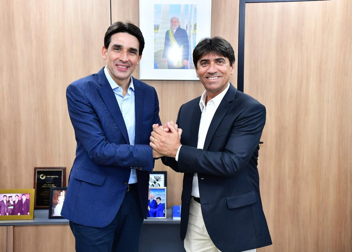 Juninho Cantarelli garante investimentos para Itacuruba em encontro com ministro Silvio Costa Filho