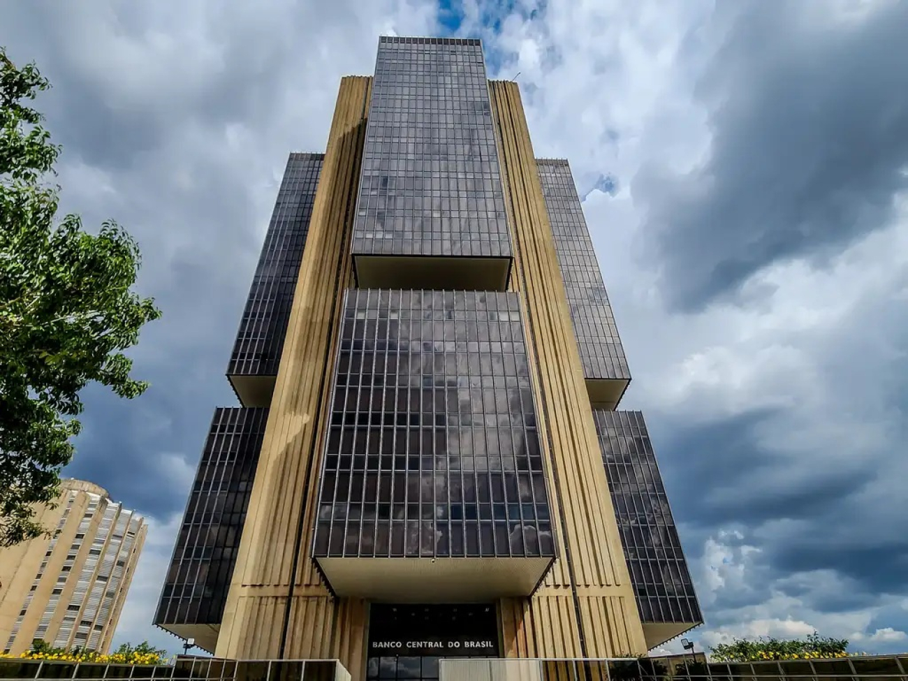 Lula amplia crédito com taxas favorecidas em terceiro mandato, preocupa BC e pressiona juros
