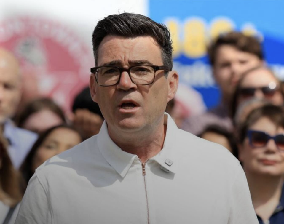 Andy Burnham anuncia candidatura a primeiro-ministro do Reino Unido