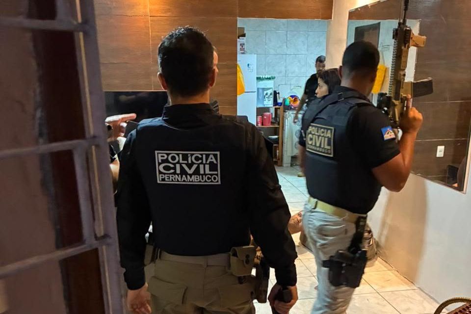 Grupo investigado por furtos a empresas e bancos é alvo de operação da Polícia Civil
