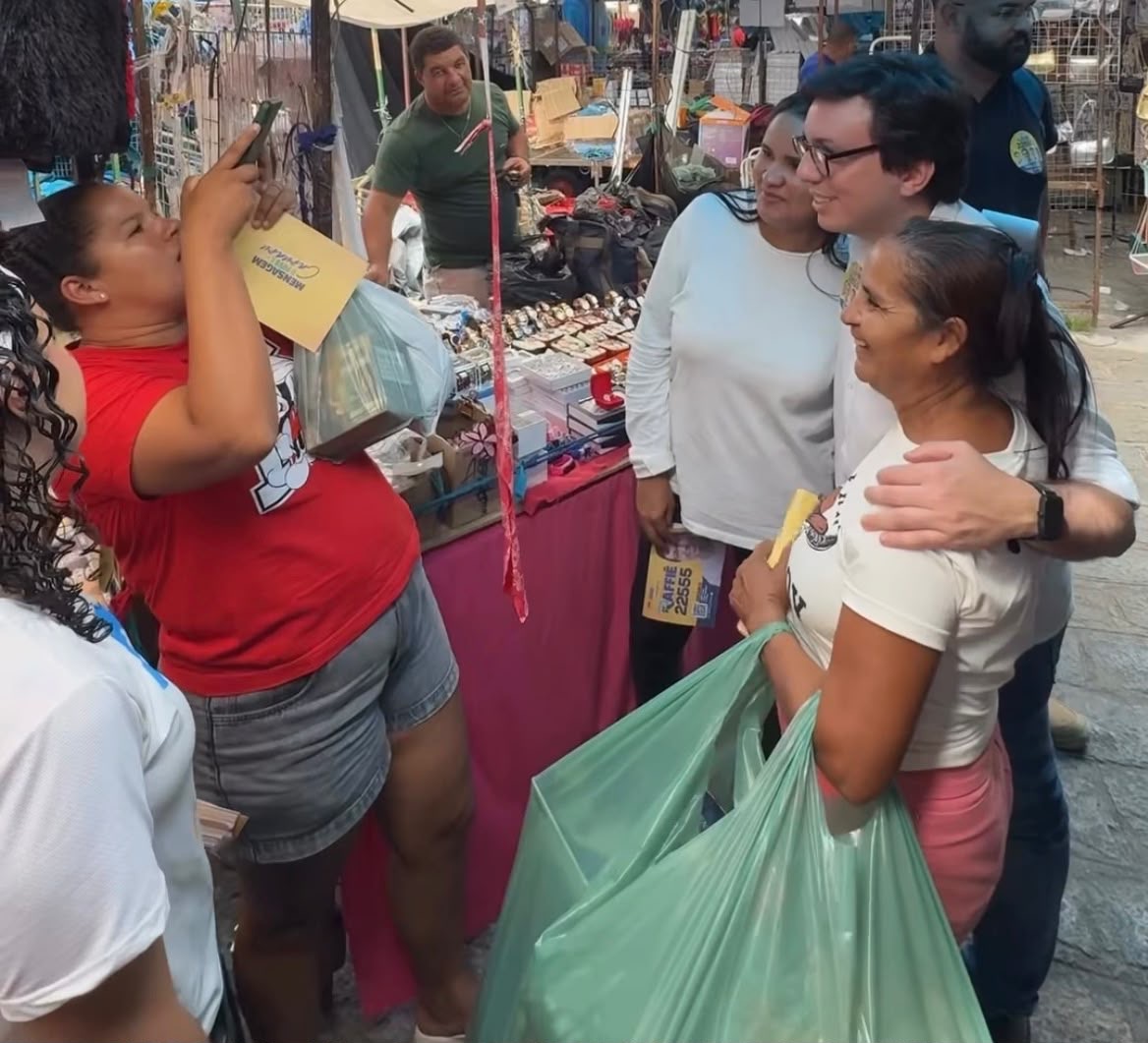 Raffiê visita feira da sulanca e defende feirantes dos importados